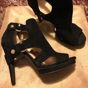 Women’s pumps